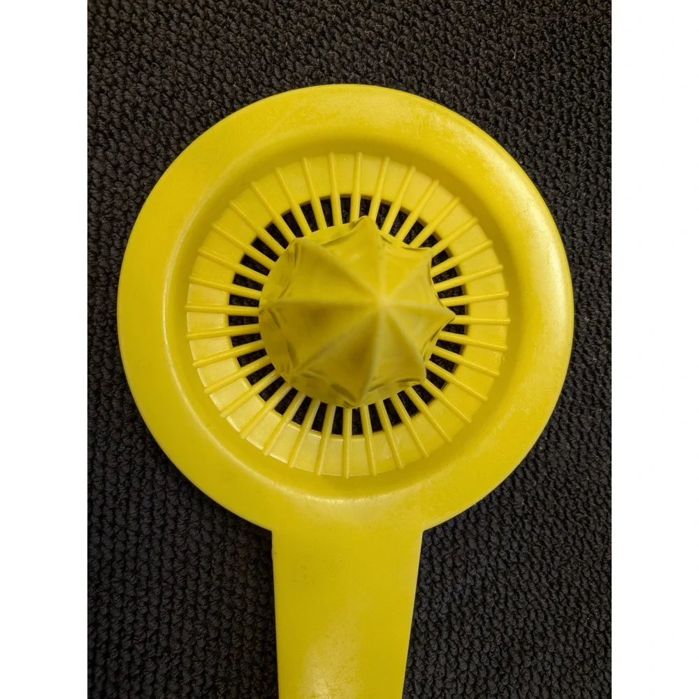 Vintage Wecolite Yellow Plastic Hand Citrus Juicer Reamer USA